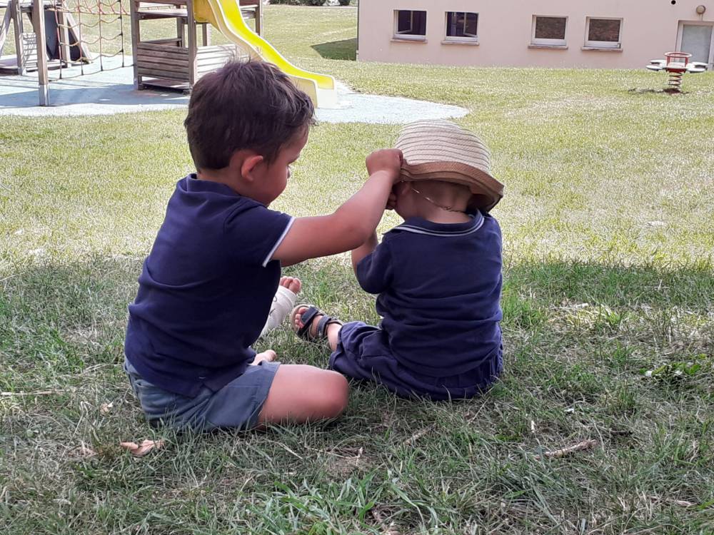 Accompagnement des bébés et enfants. Réflexologie plantaire bébés. Réflexologie plantaire enfants. Santé et bien être infantile